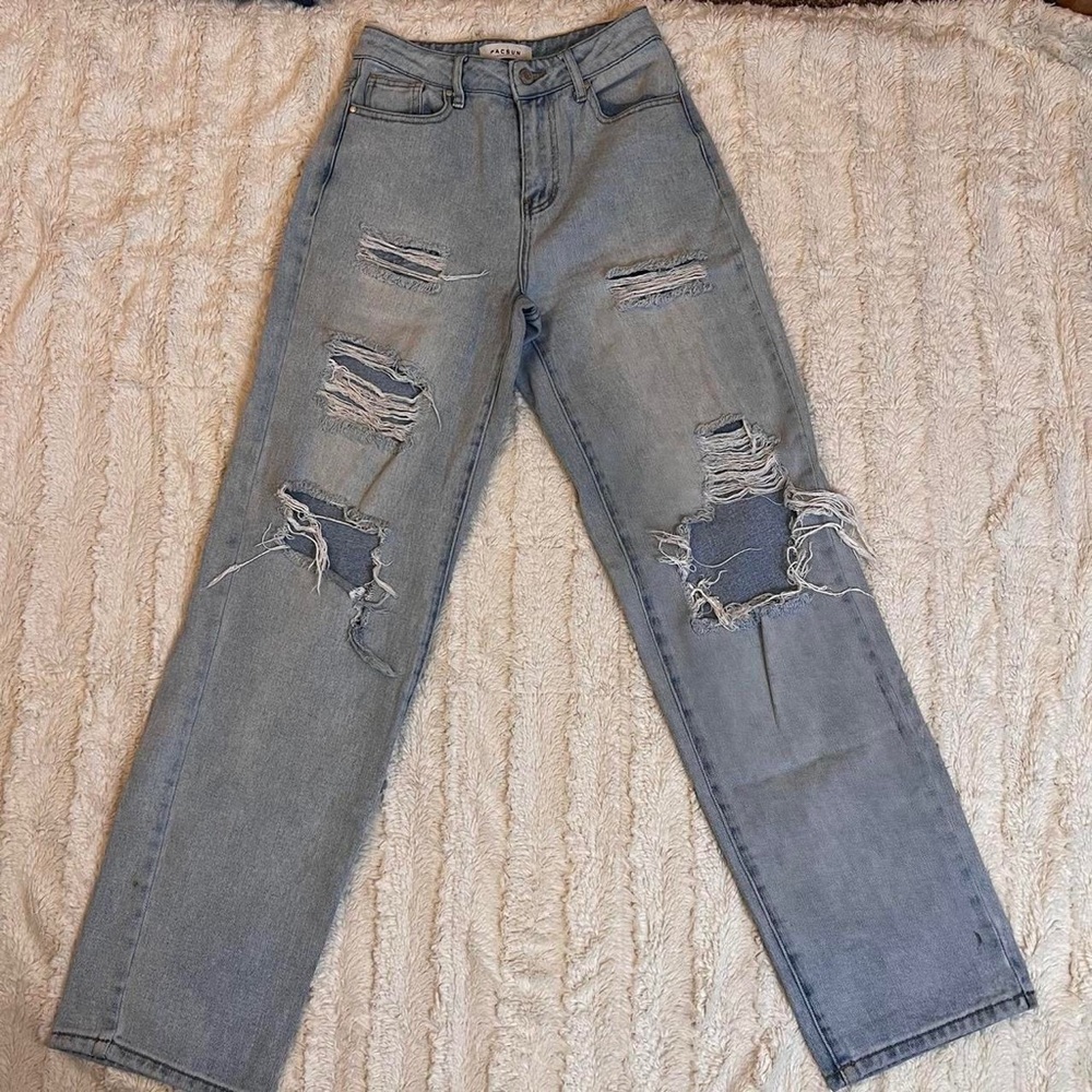 PacSun High Waisted Distressed Baggy Jean!👖